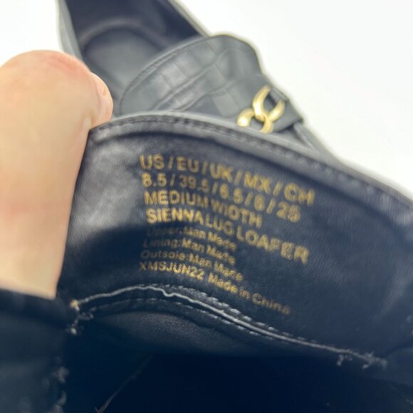 Kenneth Cole Reaction Sienna Lug Loafer Black Croc Pattern Gold Chain 8.5 - Picture 4 of 10